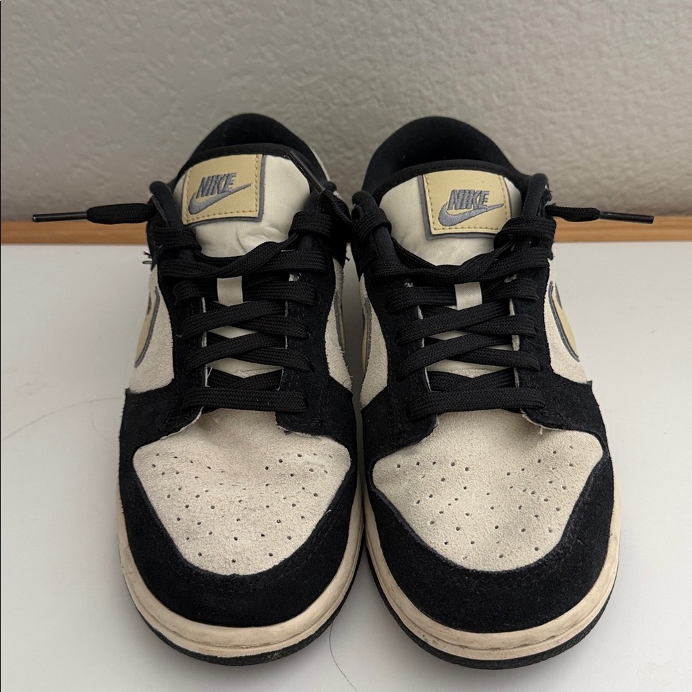 Nike Dunks - Picture 3 of 3